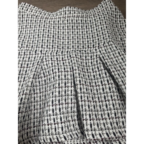 Kendall + Kylie White Black Tweed Mini Skirt Large NWT Pleated Flare Boucle - Picture 4 of 13